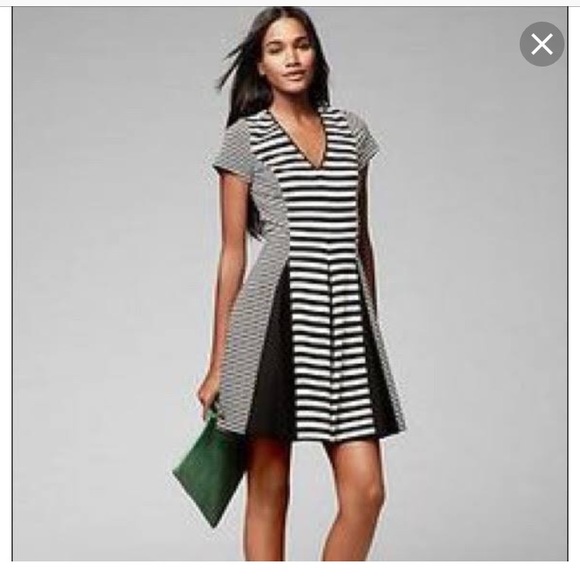 Banana Republic Dresses & Skirts - NWOT Black and white Skater dress
